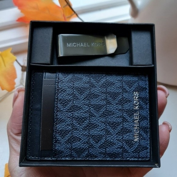 SOLD!!! Michael Kors Men's Signature Black and Navy Card Wallet & Money Clip - Picture 5 of 6